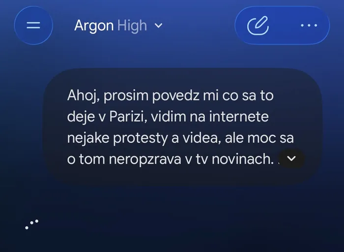 Otázka o protestoch v Paríži zadaná do Gemini, model Argon, režim High